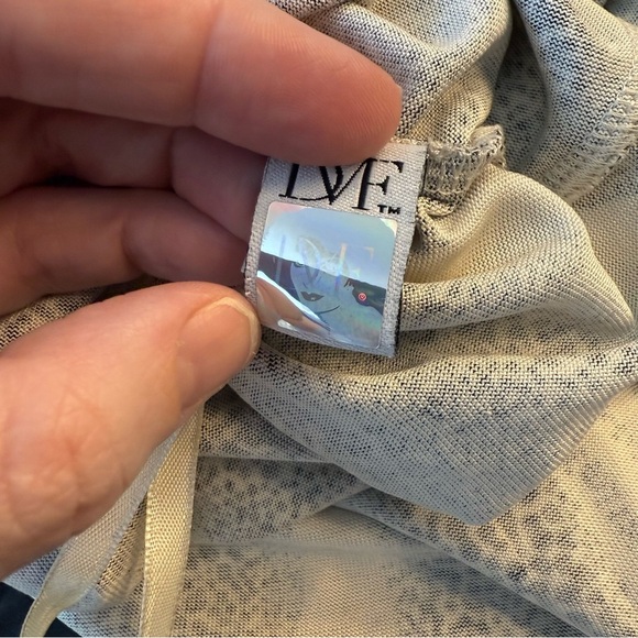 Diane Von Furstenberg Black and White Julian Silk Wrap Dress size 2 - Picture 5 of 8